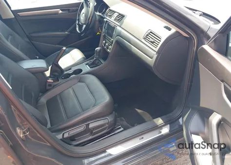 2017 Volkswagen Passat 1.8T R-Line from USA, damaged, VIN 1VWDT7A32HC048293